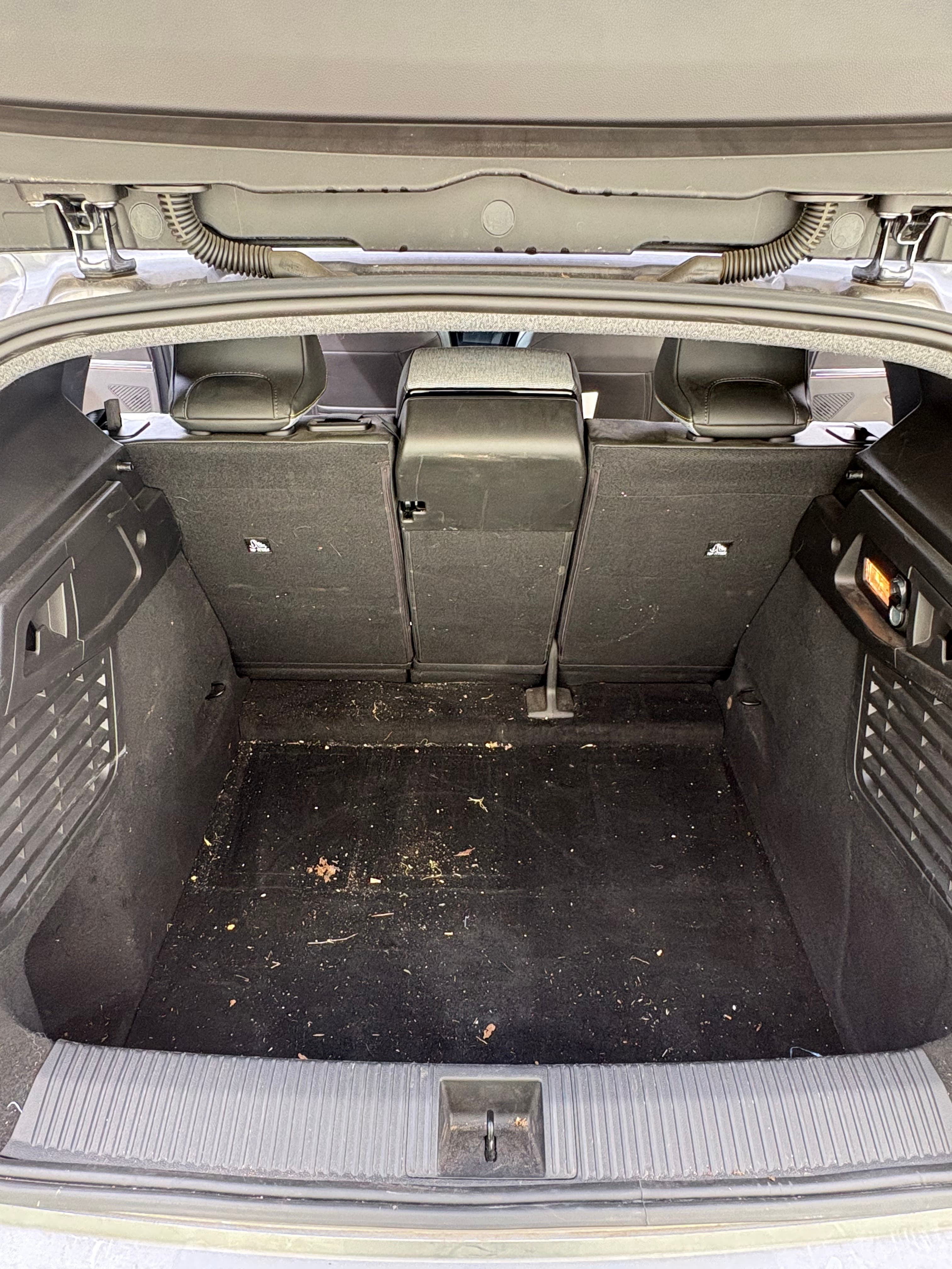 Nettoyage intérieur voiture Hayange - Avant (Coffre)