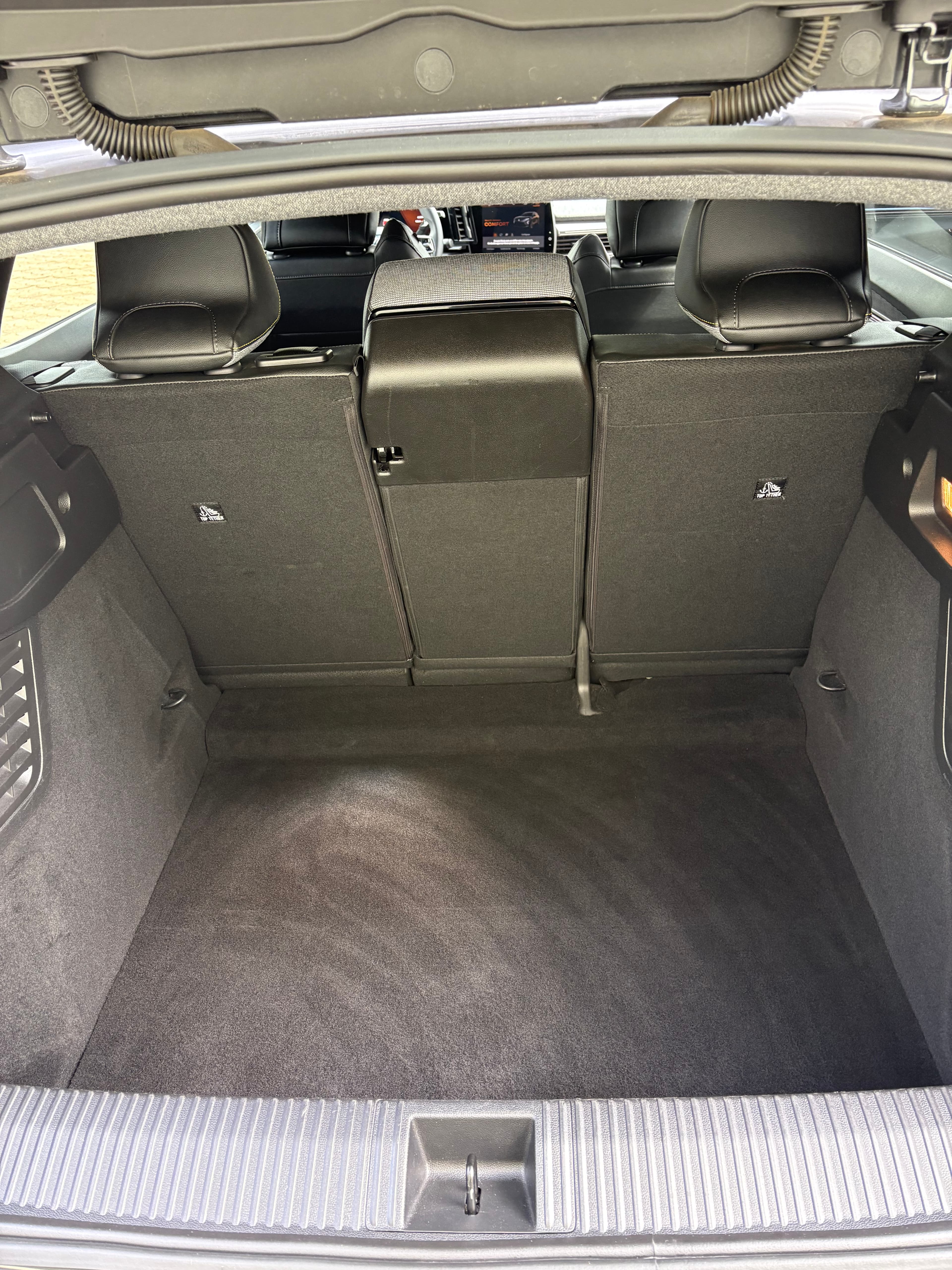 Nettoyage intérieur voiture Hayange - Après (Coffre)